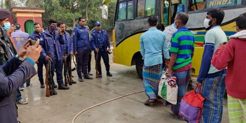 বাগেরহাট কারাগার থেকে ১৩ ভারতীয় জেলে মুক্ত বাগেরহাট কারাগার থেকে ১৩ ভারতীয় জেলে মুক্ত