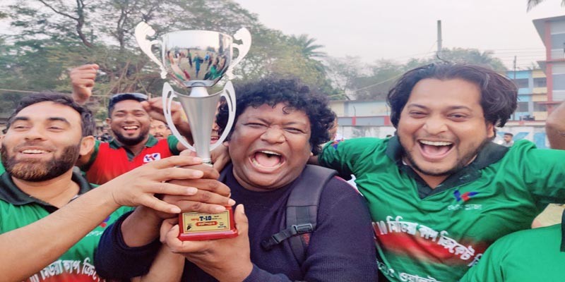 মেহেরপুরে বঙ্গবন্ধু মিডিয়া কাপ ক্রিকেট টুর্নামেন্টে কুষ্টিয়া প্রেসক্লাব চ্যাম্পিয়ন মেহেরপুরে বঙ্গবন্ধু মিডিয়া কাপ ক্রিকেট টুর্নামেন্টে কুষ্টিয়া প্রেসক্লাব চ্যাম্পিয়ন