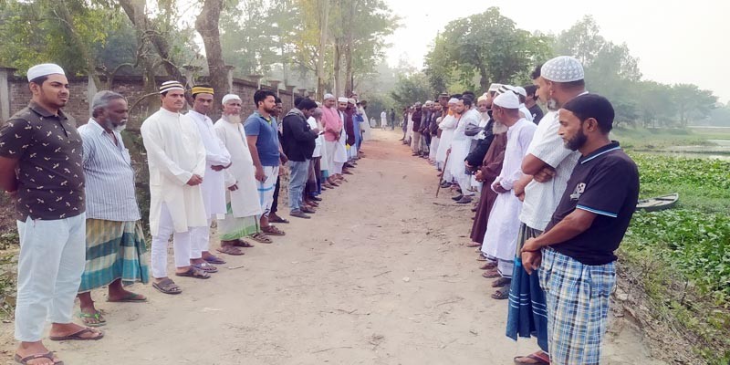 শ্রীনগরে ড্রেজার বন্ধের দাবিতে কৃষকদের মানববন্ধন শ্রীনগরে ড্রেজার বন্ধের দাবিতে কৃষকদের মানববন্ধন