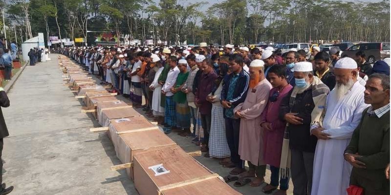নিহত ৩০ জনের জানাজা শেষ নিহত ৩০ জনের জানাজা শেষ