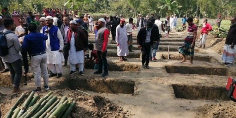 বরগুনায় গণকবরে দগ্ধ ৩০ জনের দাফন সম্পন্ন বরগুনায় গণকবরে দগ্ধ ৩০ জনের দাফন সম্পন্ন