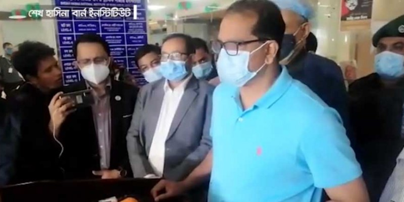 লঞ্চে অগ্নিকাণ্ডে ৪১ জনের মৃত্যু, ৮১ জন বিভিন্ন হাসপাতালে ভর্তি: সচিব লঞ্চে অগ্নিকাণ্ডে ৪১ জনের মৃত্যু, ৮১ জন বিভিন্ন হাসপাতালে ভর্তি: সচিব