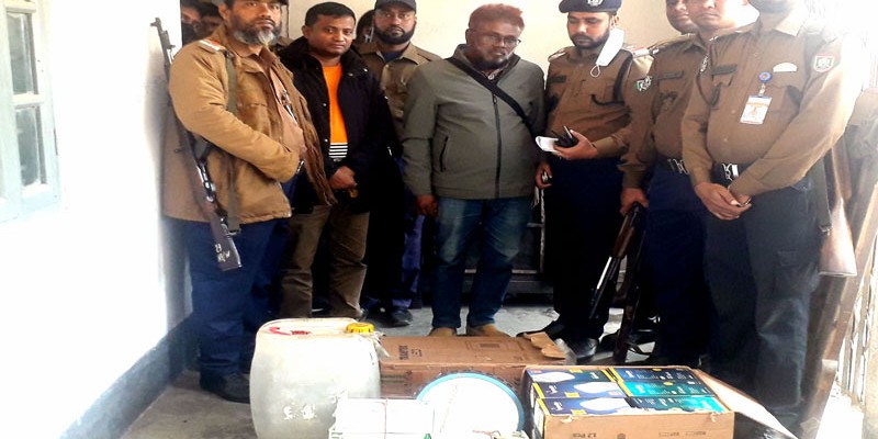 আদমদীঘিতে বৈদ্যুতিক সরঞ্জামসহ রেলওয়ে প্রকৌশলী গ্রেপ্তার আদমদীঘিতে বৈদ্যুতিক সরঞ্জামসহ রেলওয়ে প্রকৌশলী গ্রেপ্তার