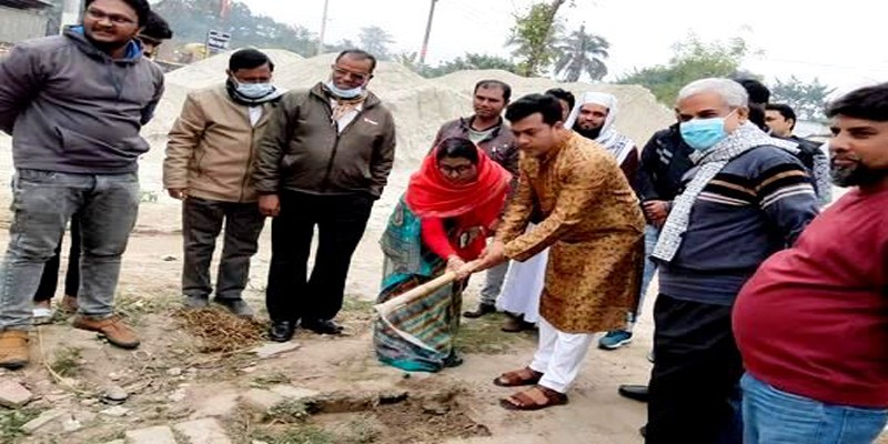 মেহেরপুরে ওয়াপদা পাড়া সড়কে ঢালাই ড্রেন ও রাস্তার কাজের উদ্বোধন মেহেরপুরে ওয়াপদা পাড়া সড়কে ঢালাই ড্রেন ও রাস্তার কাজের উদ্বোধন