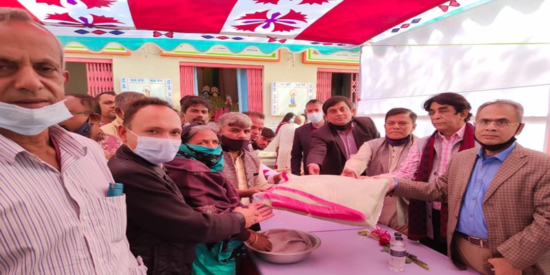 লৌহজংয়ে গুলশান বনানী পূজা ফাউন্ডেশনের উদ্যোগে শীতবস্ত্র ও কম্বল প্রদান লৌহজংয়ে গুলশান বনানী পূজা ফাউন্ডেশনের উদ্যোগে শীতবস্ত্র ও কম্বল প্রদান