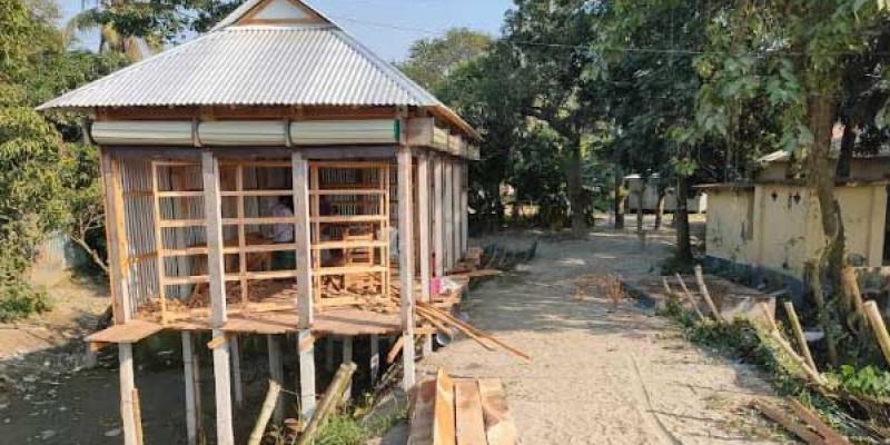 শ্রীনগরে সরকারি প্রাথমিক বিদ্যালয়ে জায়গা দখল করে দোকন নির্মাণ শ্রীনগরে সরকারি প্রাথমিক বিদ্যালয়ে জায়গা দখল করে দোকন নির্মাণ
