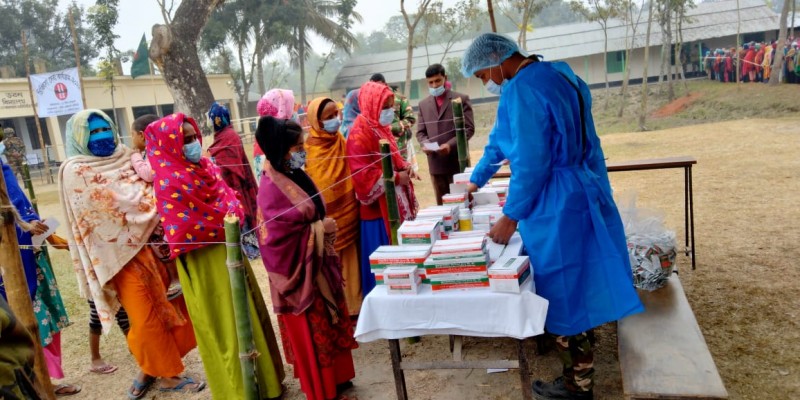 বগুড়া ১১ পদাতিক ডিভিশনের মেডিকেল ক্যাম্প বগুড়া ১১ পদাতিক ডিভিশনের মেডিকেল ক্যাম্প