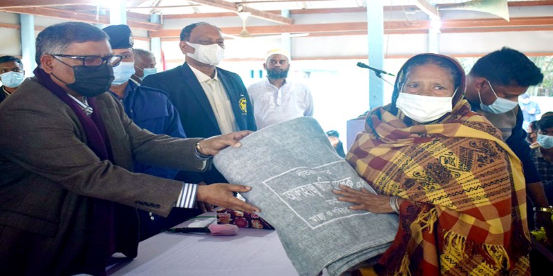 বাস-ট্রেন-লঞ্চে যাত্রী অর্ধেক, ৮টায় দোকান বন্ধ: স্বাস্থ্যমন্ত্রী বাস-ট্রেন-লঞ্চে যাত্রী অর্ধেক, ৮টায় দোকান বন্ধ: স্বাস্থ্যমন্ত্রী