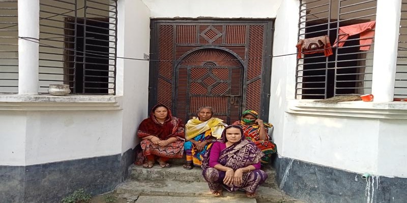 সিরাজদিখানে মামলা-হামলার ভয়ে বাড়িতে পুরুষ শূন্য সিরাজদিখানে মামলা-হামলার ভয়ে বাড়িতে পুরুষ শূন্য