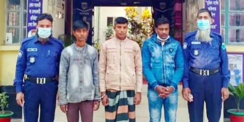 নন্দীগ্রামে মাদক কারবারিসহ ৩ জন গ্রেপ্তার নন্দীগ্রামে মাদক কারবারিসহ ৩ জন গ্রেপ্তার