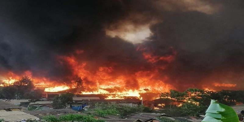 আবারো উখিয়ার রোহিঙ্গা ক্যাম্পে ভয়াবহ আগুন আবারো উখিয়ার রোহিঙ্গা ক্যাম্পে ভয়াবহ আগুন