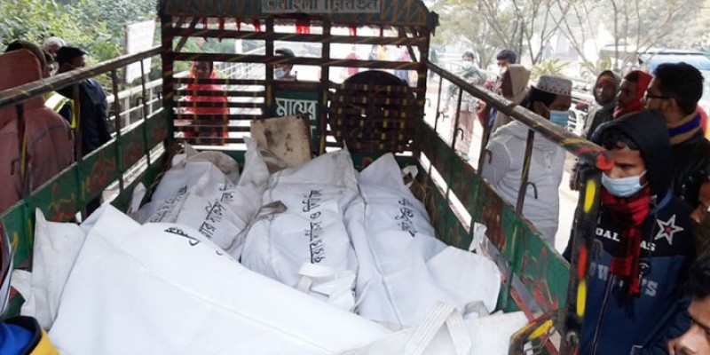 কুষ্টিয়ায় সড়কে ঝরলো ৪ শ্রমিকের প্রাণ কুষ্টিয়ায় সড়কে ঝরলো ৪ শ্রমিকের প্রাণ