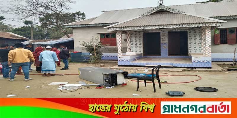 সিরাজদিখানে আধিপত্য বিস্তারকে কেন্দ্র করে বাড়িঘর ভাঙচুর, আহত ১০ সিরাজদিখানে আধিপত্য বিস্তারকে কেন্দ্র করে বাড়িঘর ভাঙচুর, আহত ১০