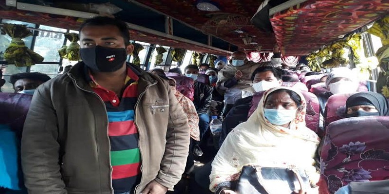 অতিরিক্ত যাত্রী বহনের অপরাধে যাত্রীবাহী বাসে জরিমানা অতিরিক্ত যাত্রী বহনের অপরাধে যাত্রীবাহী বাসে জরিমানা