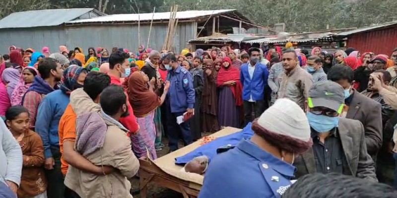 মেহেরপুরে ভ্যান চালককে পিটিয়ে হত্যার অভিযোগ মেহেরপুরে ভ্যান চালককে পিটিয়ে হত্যার অভিযোগ