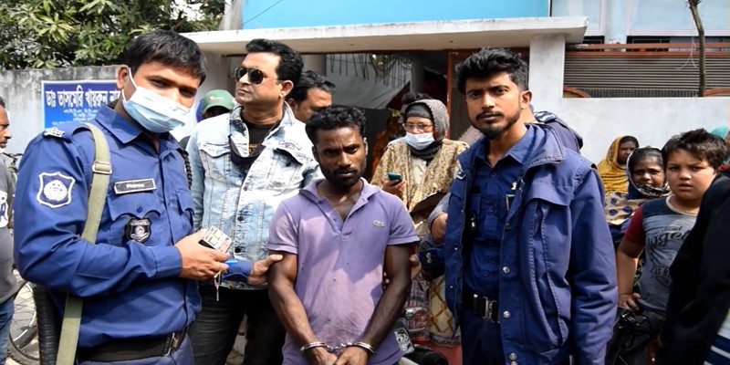 মেহেরপুরে বীর মুক্তিযোদ্ধার টাকা ছিনতাই কালে আটক এক মেহেরপুরে বীর মুক্তিযোদ্ধার টাকা ছিনতাই কালে আটক এক