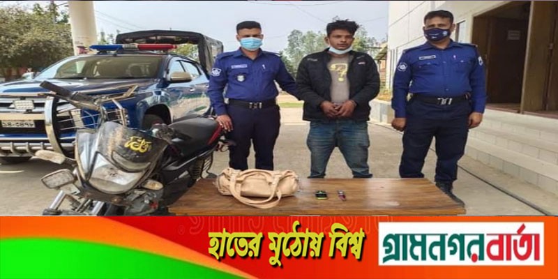 বগুড়া শাজাহানপুরে বার্মিজ চাকুসহ ছিনতাইকারী আটক বগুড়া শাজাহানপুরে বার্মিজ চাকুসহ ছিনতাইকারী আটক
