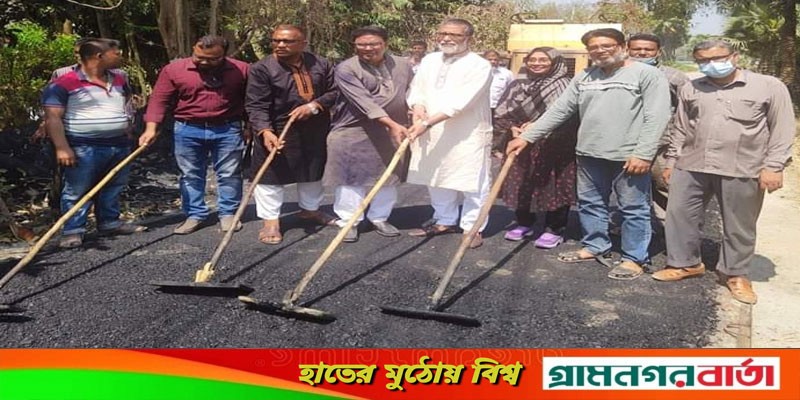 আদমদীঘি-শালগ্রাম রাস্তার কার্পেটিং কাজের উদ্বোধন আদমদীঘি-শালগ্রাম রাস্তার কার্পেটিং কাজের উদ্বোধন