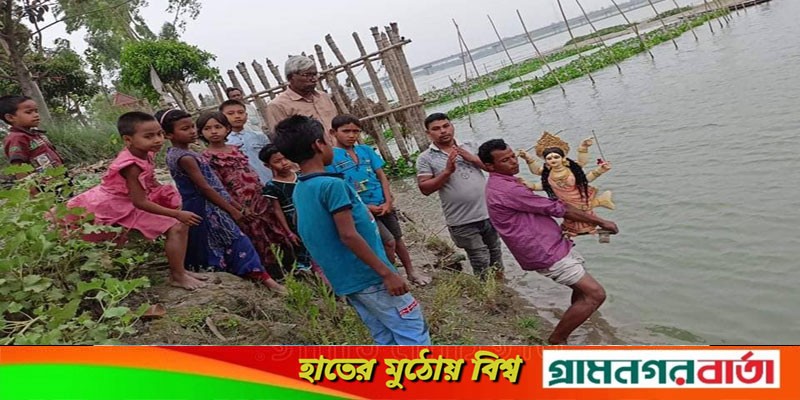 কাউনিয়ায় নবগয়ায় গঁঙ্গা স্নান অনুষ্ঠিত কাউনিয়ায় নবগয়ায় গঁঙ্গা স্নান অনুষ্ঠিত