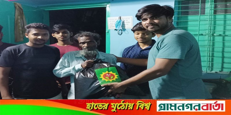 লৌহজংয়ে বাতিঘরের ইফতার সামগ্রী বিতরণ লৌহজংয়ে বাতিঘরের ইফতার সামগ্রী বিতরণ