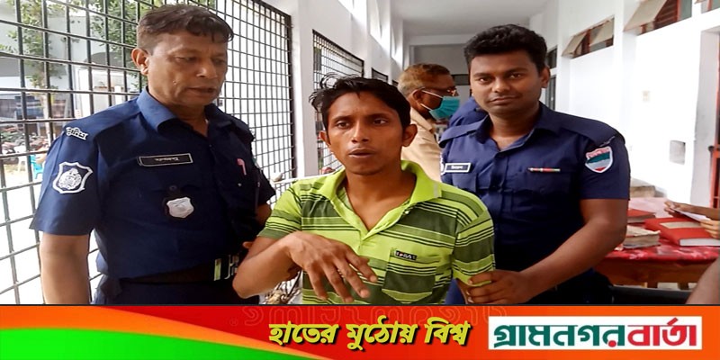 মেহেরপুের স্থানীয়দের হাতে মাদক কারবারি আটক মেহেরপুের স্থানীয়দের হাতে মাদক কারবারি আটক