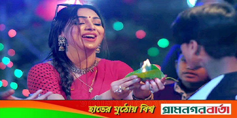 আগুন পান বিক্রি করছেন প্রভা (ভিডিও) আগুন পান বিক্রি করছেন প্রভা (ভিডিও)