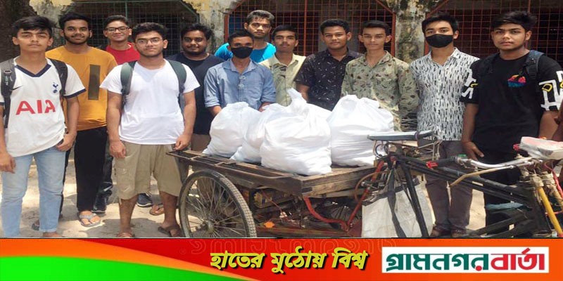 বাগেরহাটে খাদ্য সামগ্রী বিতরণ করল শিক্ষার্থীরা বাগেরহাটে খাদ্য সামগ্রী বিতরণ করল শিক্ষার্থীরা