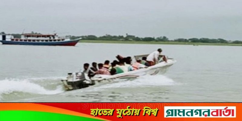পদ্মায় স্পিডবোট ডুবিঃ সকল যাত্রী উদ্ধার পদ্মায় স্পিডবোট ডুবিঃ সকল যাত্রী উদ্ধার