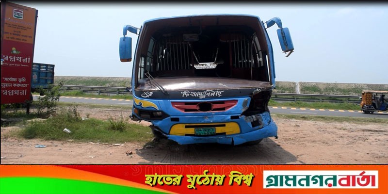 সিরাজদিখানে বাস-পিকাপ সংঘর্ষে নিহত একজন, আহত ১৮ সিরাজদিখানে বাস-পিকাপ সংঘর্ষে নিহত একজন, আহত ১৮