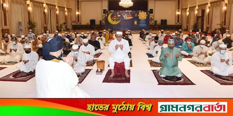 ধনী-দরিদ্র নির্বিশেষে ঈদের আনন্দ সবার সঙ্গে ভাগাভাগি করুন: রাষ্ট্রপতি ধনী-দরিদ্র নির্বিশেষে ঈদের আনন্দ সবার সঙ্গে ভাগাভাগি করুন: রাষ্ট্রপতি