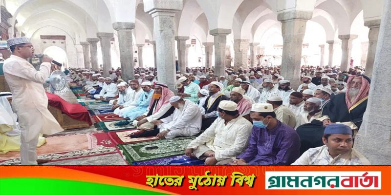 বিশ্ব ঐতিহ্য ষাটগম্বুজ মসজিদে ঈদের জামাত অনুষ্ঠিত বিশ্ব ঐতিহ্য ষাটগম্বুজ মসজিদে ঈদের জামাত অনুষ্ঠিত