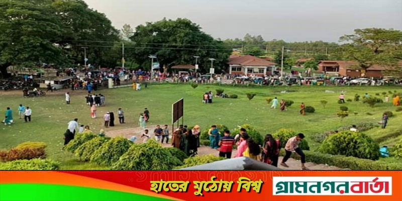 ঐতিহাসিক মহাস্থানগড়ে দর্শনার্থীর উপচে পড়া ভিড়! ঐতিহাসিক মহাস্থানগড়ে দর্শনার্থীর উপচে পড়া ভিড়!