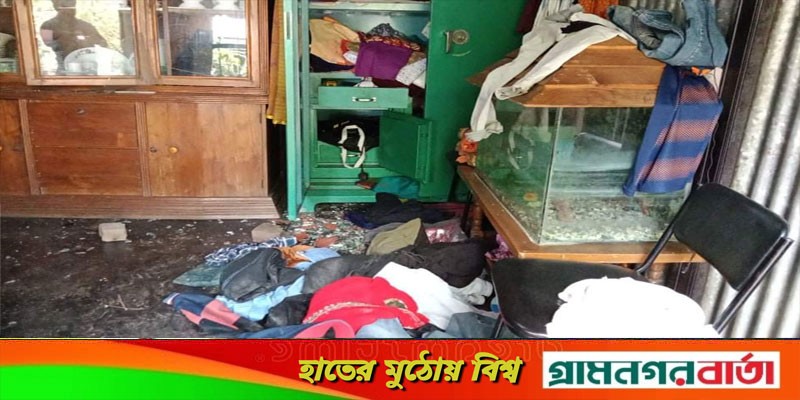 মুন্সীগঞ্জ বসতবাড়িতে হামলা ভাংচুর লুটপাট মহিলাসহ আহত ৩ মুন্সীগঞ্জ বসতবাড়িতে হামলা ভাংচুর লুটপাট মহিলাসহ আহত ৩