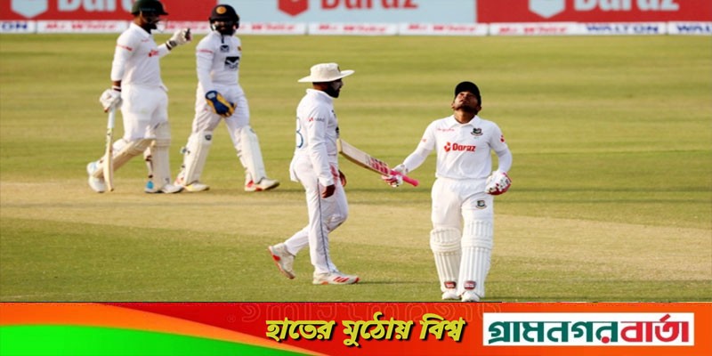 মুশফিকের ব্যাটে স্বস্তির সেঞ্চুরি মুশফিকের ব্যাটে স্বস্তির সেঞ্চুরি