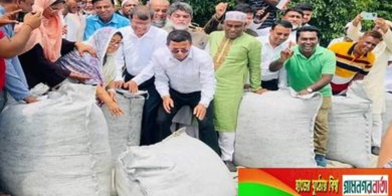 লৌহজং-টঙ্গীবাড়ির পদ্মার ভাঙনরোধে স্থায়ী বাঁধ নির্মাণ কাজের উদ্বোধন লৌহজং-টঙ্গীবাড়ির পদ্মার ভাঙনরোধে স্থায়ী বাঁধ নির্মাণ কাজের উদ্বোধন