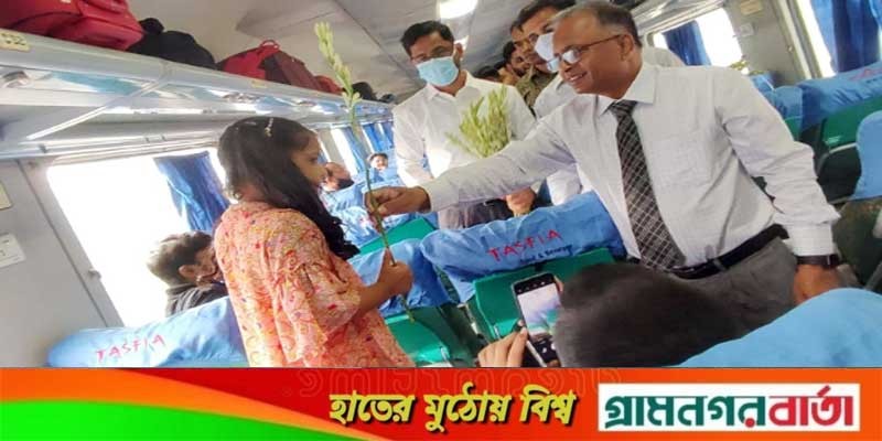 ফের কলকাতার উদ্দেশ্যে ঢাকা ছাড়লো মৈত্রী এক্সপ্রেস ফের কলকাতার উদ্দেশ্যে ঢাকা ছাড়লো মৈত্রী এক্সপ্রেস