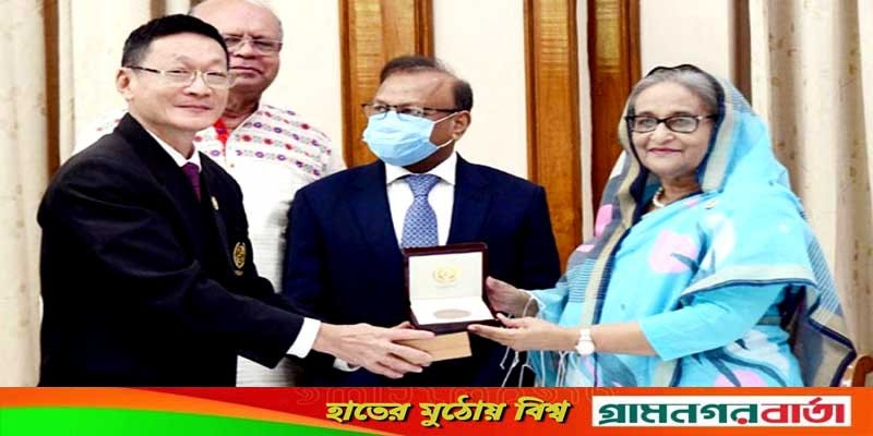 ‘পল্লী উন্নয়ন’ পদক পেলেন প্রধানমন্ত্রী শেখ হাসিনা ‘পল্লী উন্নয়ন’ পদক পেলেন প্রধানমন্ত্রী শেখ হাসিনা