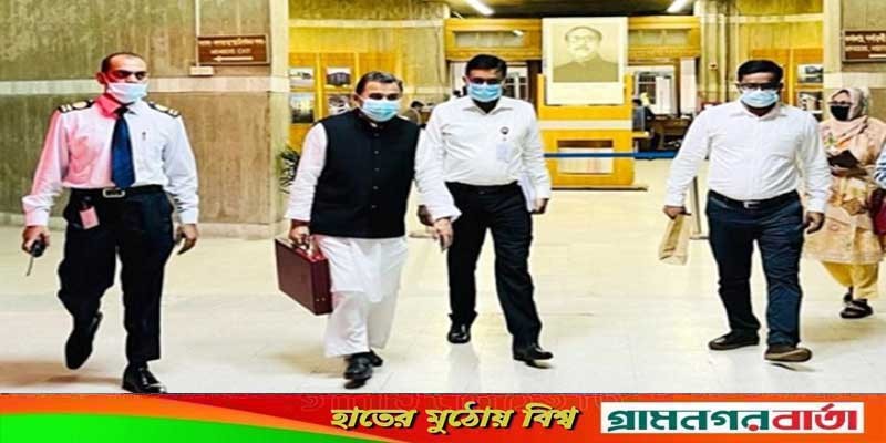 বাজেট ডকুমেন্টস নিয়ে সংসদে পৌঁছেছেন অর্থমন্ত্রী বাজেট ডকুমেন্টস নিয়ে সংসদে পৌঁছেছেন অর্থমন্ত্রী