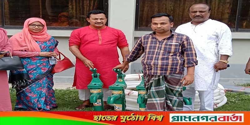 নন্দীগ্রামে ভাইস চেয়ারম্যানের উদ্যোগে টিউবওয়েল বিতরণ নন্দীগ্রামে ভাইস চেয়ারম্যানের উদ্যোগে টিউবওয়েল বিতরণ