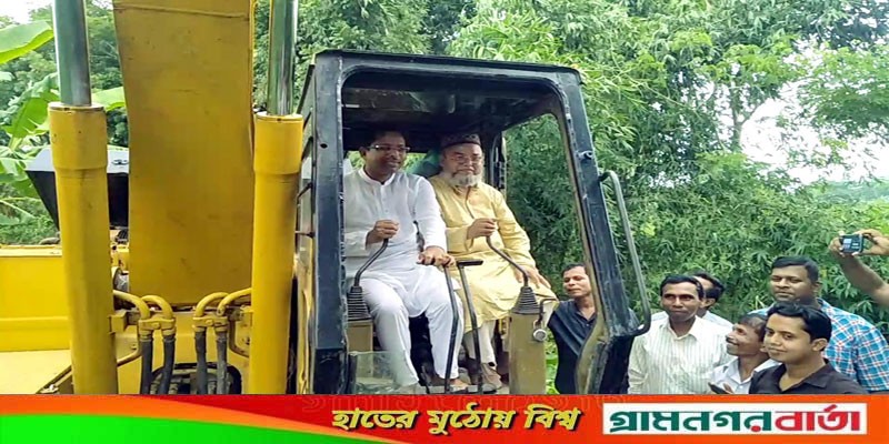 কালকিনিতে খাল খনন কাজের উদ্বোধন কালকিনিতে খাল খনন কাজের উদ্বোধন