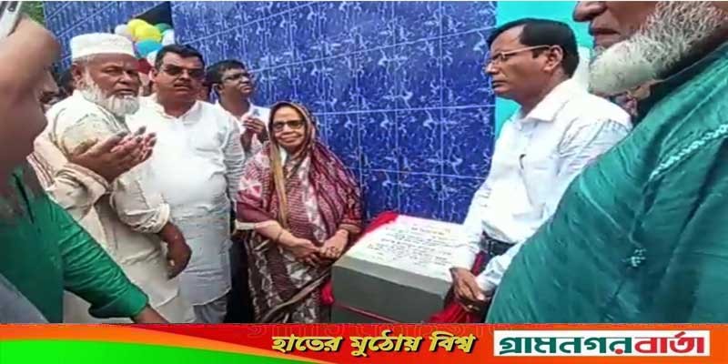 বাগেরহাটে লবনাক্ত এলাকায় সুপেয় পানির প্লান্টের উদ্বোধন বাগেরহাটে লবনাক্ত এলাকায় সুপেয় পানির প্লান্টের উদ্বোধন