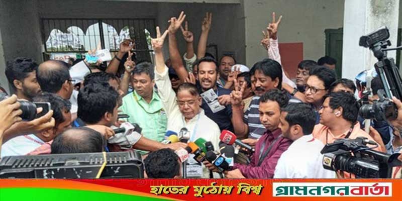 কুমিল্লা সিটি নির্বাচনে নৌকার প্রার্থী রিফাতকে বিজয়ী ঘোষণা কুমিল্লা সিটি নির্বাচনে নৌকার প্রার্থী রিফাতকে বিজয়ী ঘোষণা