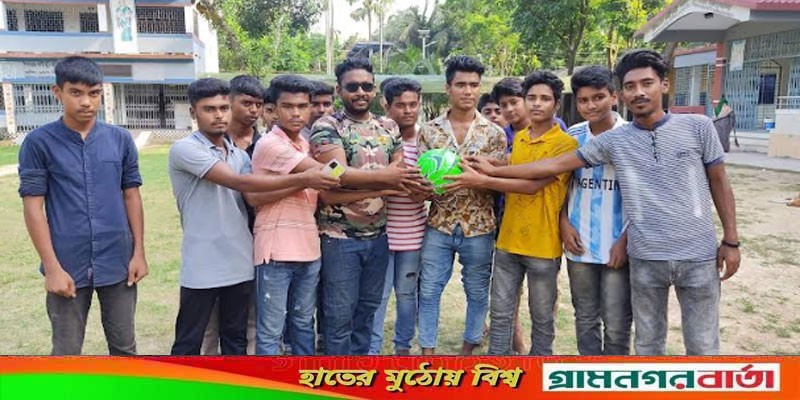 শিবগঞ্জে জাতীয় ছাত্র সমাজের উদ্যেগে ক্ষুদে খেলোয়াড়দের মাঝে ফুটবল বিতরণ শিবগঞ্জে জাতীয় ছাত্র সমাজের উদ্যেগে ক্ষুদে খেলোয়াড়দের মাঝে ফুটবল বিতরণ
