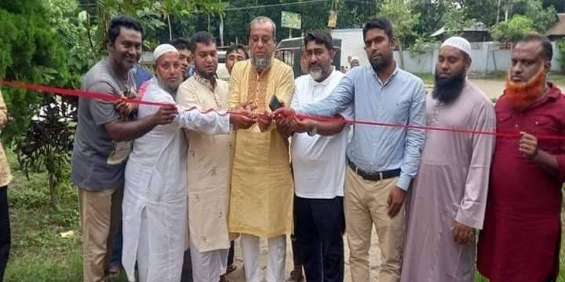 লৌহজংয়ে এলজিএসপি প্রকল্পের রাস্তার কাজের উদ্বোধন লৌহজংয়ে এলজিএসপি প্রকল্পের রাস্তার কাজের উদ্বোধন