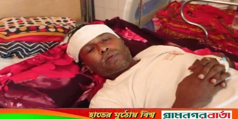 প্রেসক্লাবের সভাপতির উপর হামলা, আতঙ্কে গনমাধ্যমকর্মীরা প্রেসক্লাবের সভাপতির উপর হামলা, আতঙ্কে গনমাধ্যমকর্মীরা