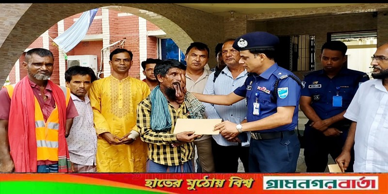 ধলেশ্বরী প্রতিবন্ধী কল্যাণ ফাউন্ডেশনের উদ্যোগে নগদ অর্থ বিতরণ ধলেশ্বরী প্রতিবন্ধী কল্যাণ ফাউন্ডেশনের উদ্যোগে নগদ অর্থ বিতরণ