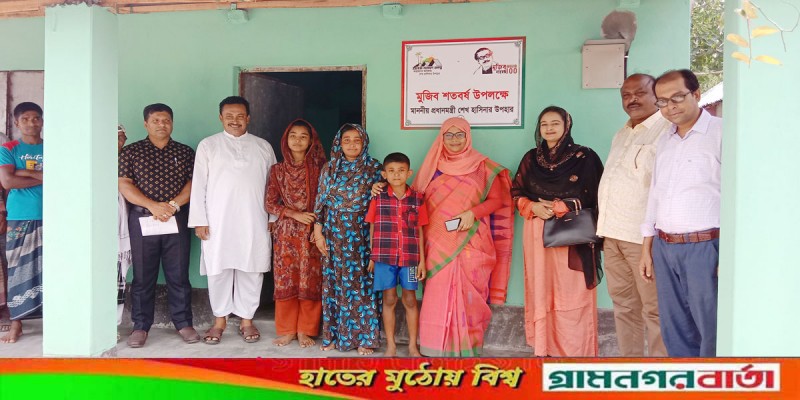 নন্দীগ্রামে প্রধানমন্ত্রীর উপহারের ঘর পরিদর্শন করলেন উপজেলা নির্বাহী অফিসার নন্দীগ্রামে প্রধানমন্ত্রীর উপহারের ঘর পরিদর্শন করলেন উপজেলা নির্বাহী অফিসার