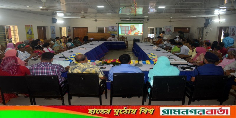 সিরাজদিখানে প্রধানমন্ত্রীর দেয়া ঘরে ঠাঁই হলো ৫ পরিবারের সিরাজদিখানে প্রধানমন্ত্রীর দেয়া ঘরে ঠাঁই হলো ৫ পরিবারের