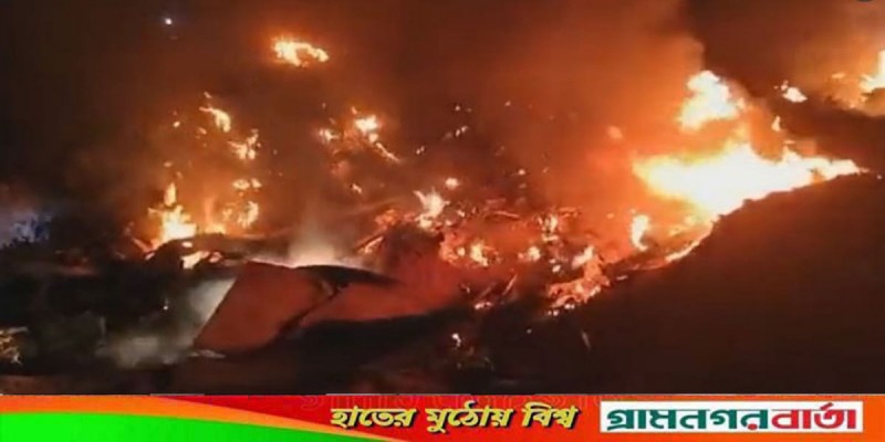 মাঝ আকাশে ভেঙে পড়লো ভারতের যুদ্ধবিমান, দুই পাইলটের মৃত্যু মাঝ আকাশে ভেঙে পড়লো ভারতের যুদ্ধবিমান, দুই পাইলটের মৃত্যু