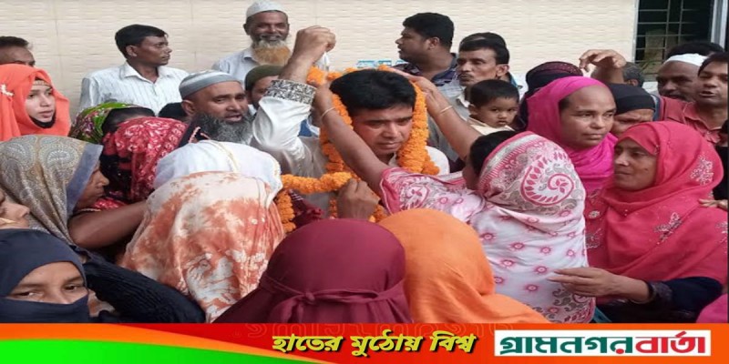 শ্রীনগর উপজেলার ষোলঘর ইউপি চেয়াম্যানের আগমনে এলাকাবাসীর ঢল শ্রীনগর উপজেলার ষোলঘর ইউপি চেয়াম্যানের আগমনে এলাকাবাসীর ঢল